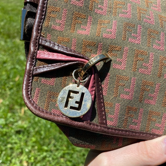Fendi crossbody - Picture 3 of 16
